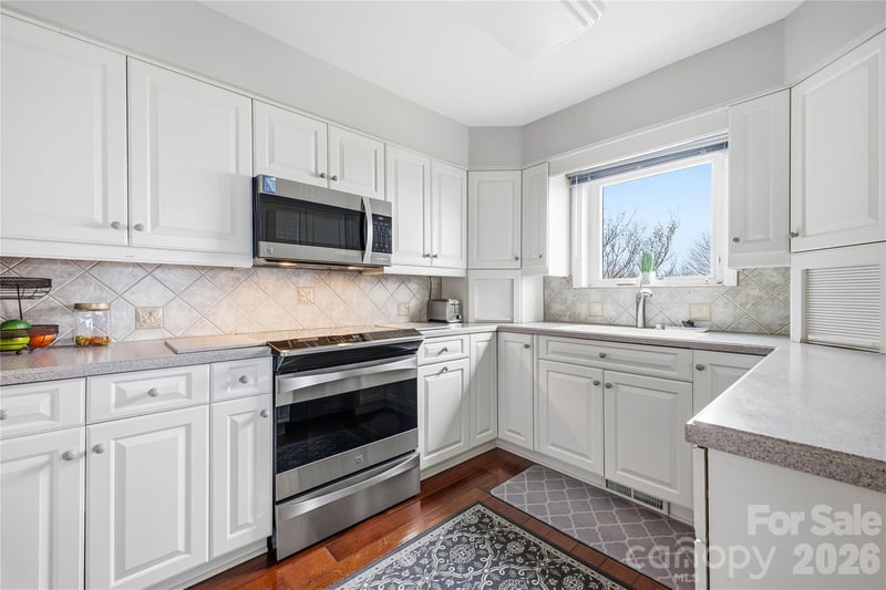 1403 Fleetwood Pz, Hendersonville, NC 28739
