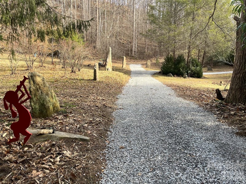 276 Cedar Creek Rd, Black Mountain, NC 28711