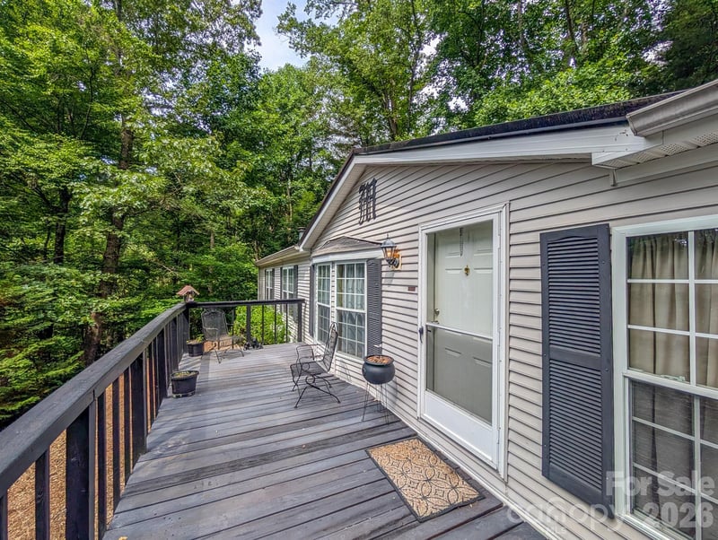 1372 Lickskillet Rd, Burnsville, NC 28714