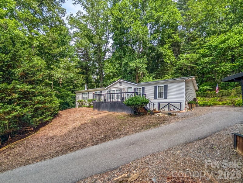 1372 Lickskillet Rd, Burnsville, NC 28714