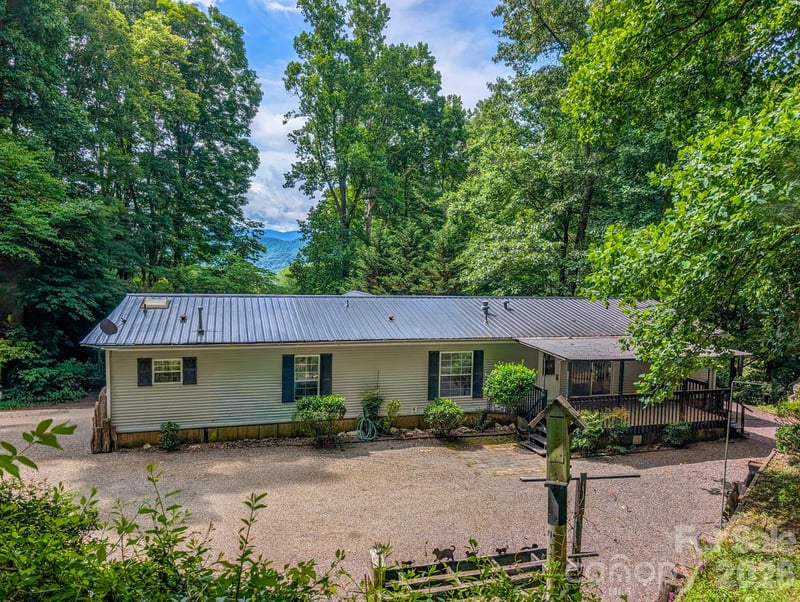 1372 Lickskillet Rd, Burnsville, NC 28714