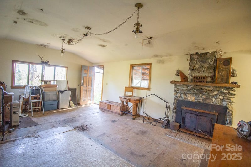 691 Sandy Bottom Rd, Marshall, NC 28753