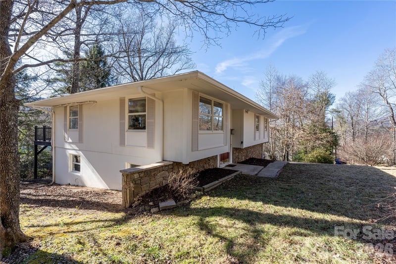 104 Disosway St, Black Mountain, NC 28711
