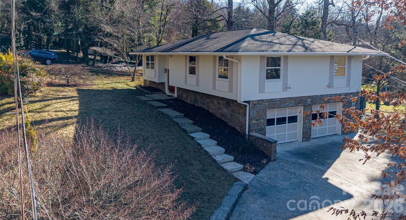 104 Disosway St, Black Mountain, NC 28711
