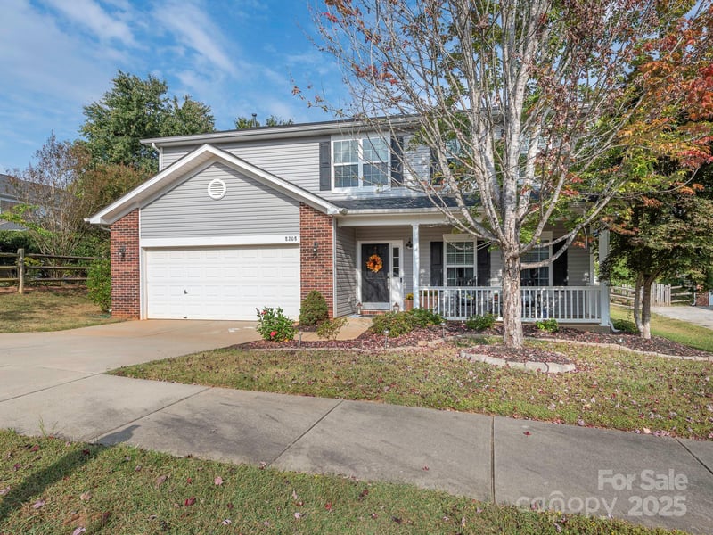8208 Stourhead Gardens Ln, Waxhaw, NC 28173