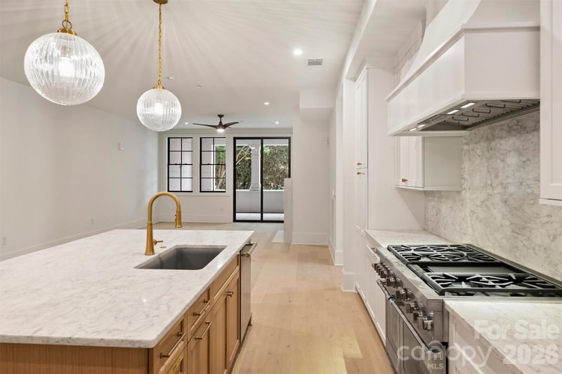 409 Queens Rd #304, Charlotte, NC 28207