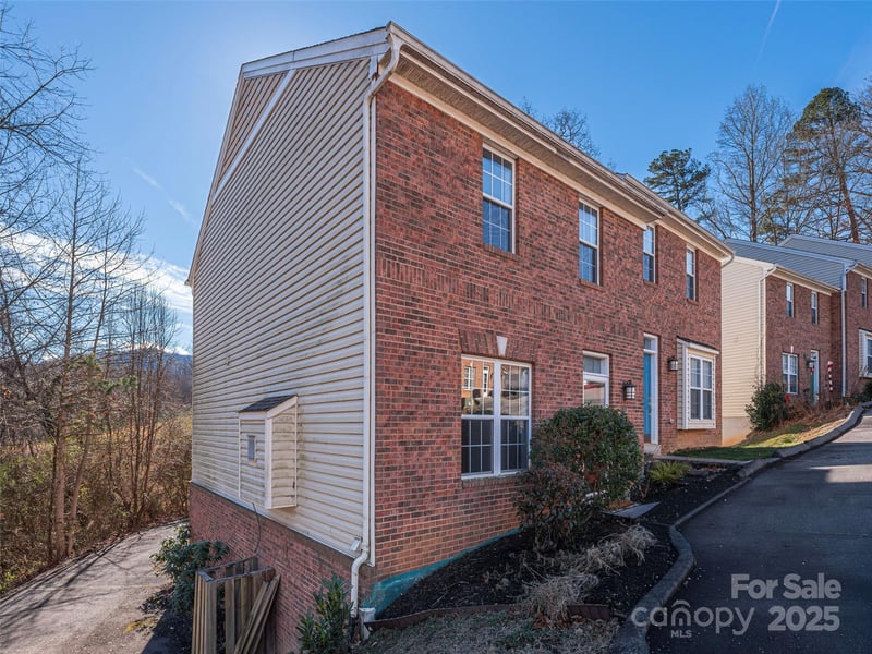53 Vancott Ct, Clyde, NC 28721