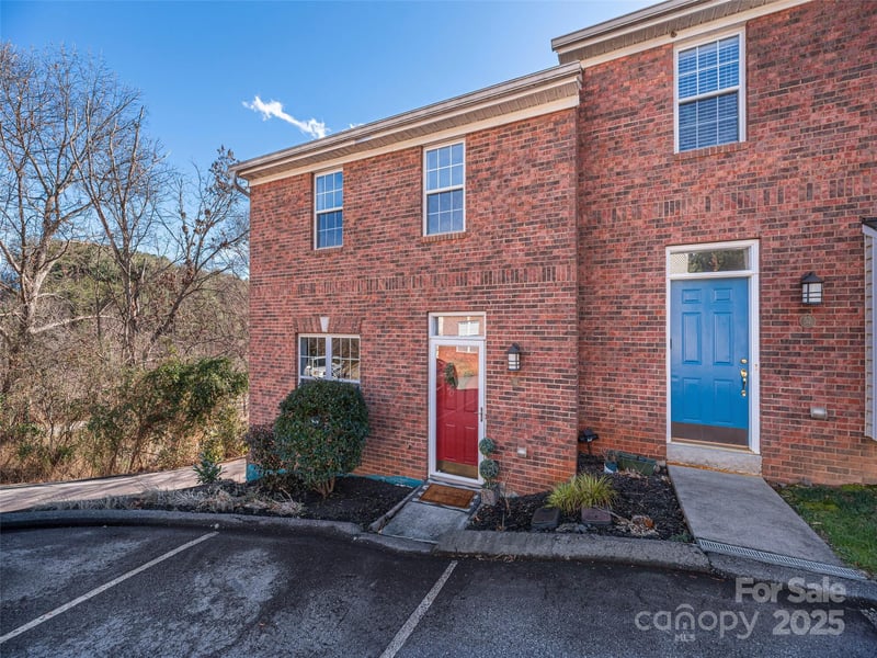 53 Vancott Ct, Clyde, NC 28721