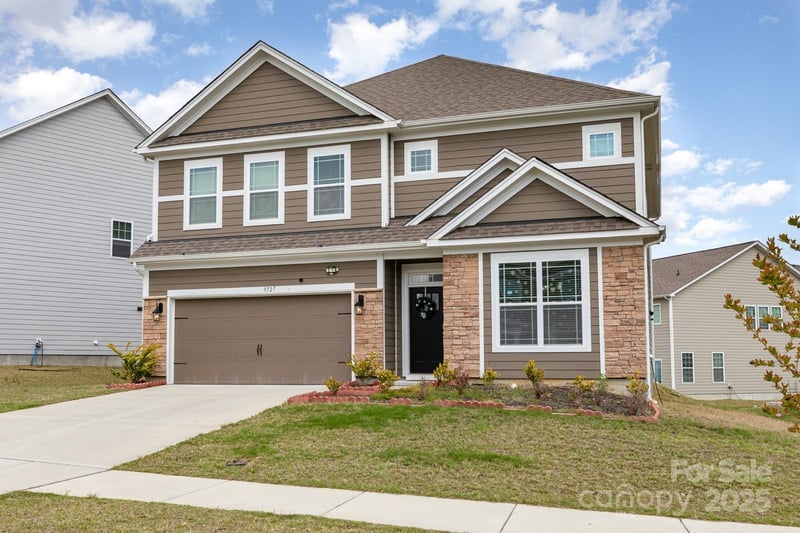9727 White Chapel Dr, Concord, NC 28027
