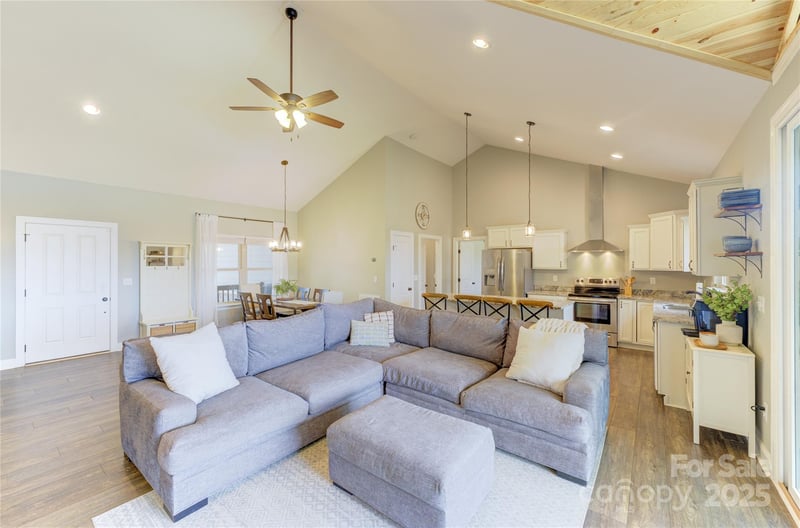 597 Aiken Rd, Asheville, NC 28804