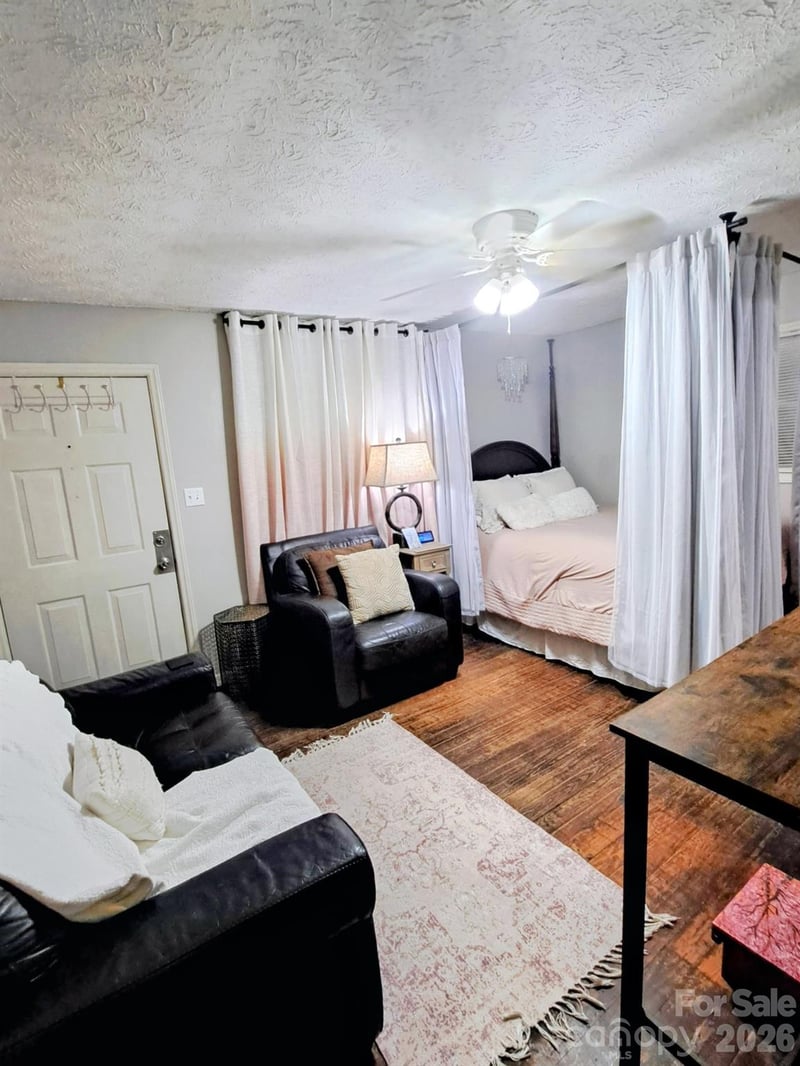 8 Linda Vista Dr, Asheville, NC 28806