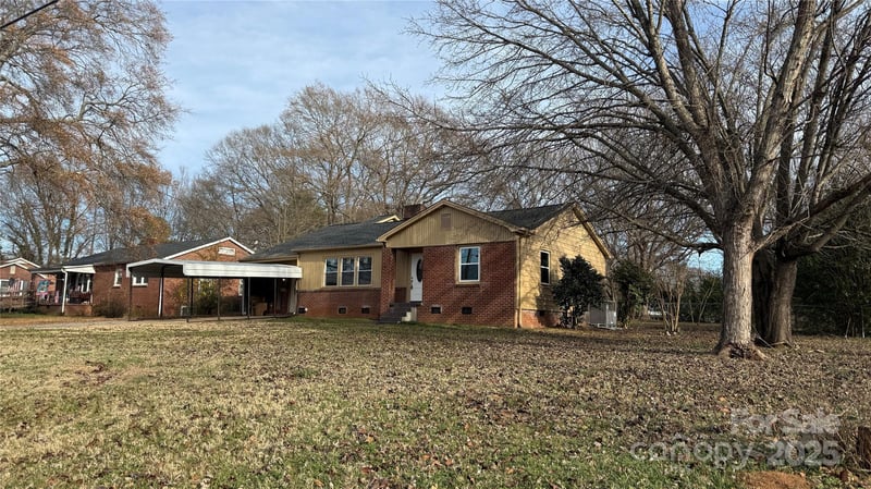 809 Howard St, Shelby, NC 28152