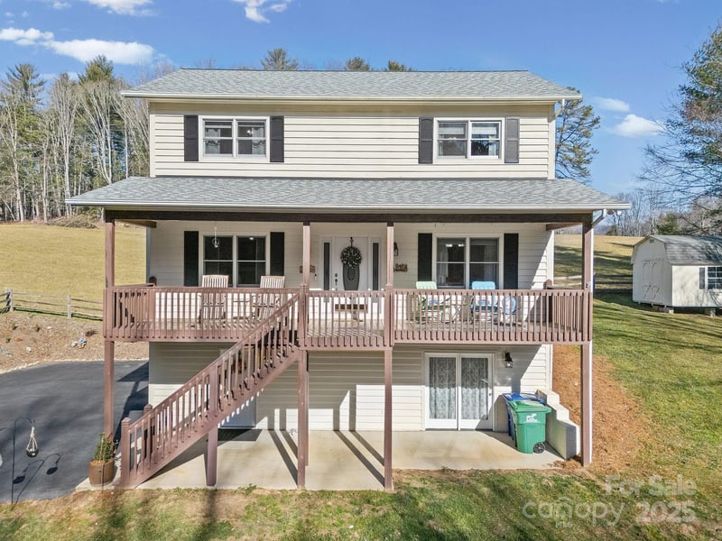 17 Meadow Brook Dr, Fletcher, NC 28732