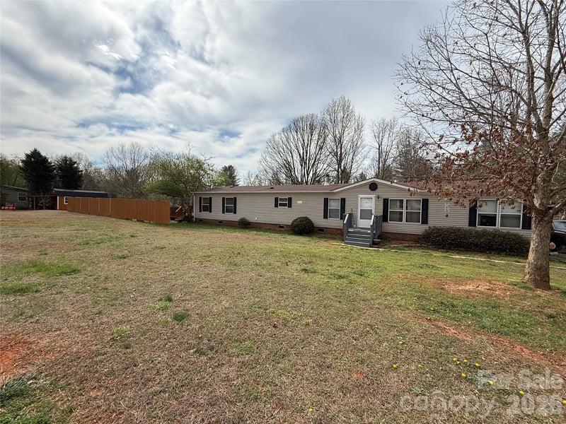 2423 Stones Throw Ct, Lenoir, NC 28645