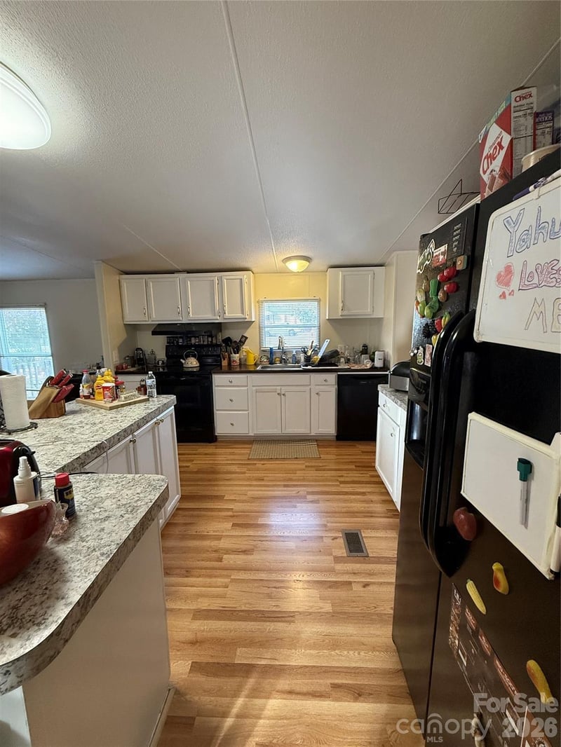 2423 Stones Throw Ct, Lenoir, NC 28645