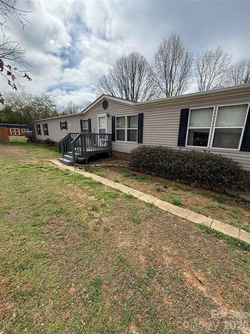 2423 Stones Throw Ct, Lenoir, NC 28645