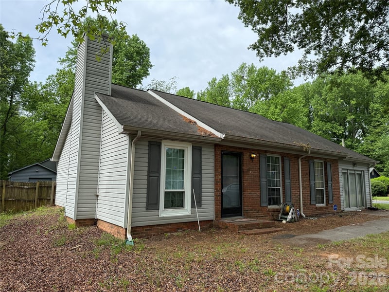 6000 Crosswood Ct, Charlotte, NC 28215