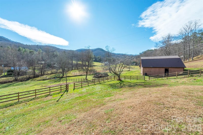 366 Dix Creek #2 Rd, Leicester, NC 28748