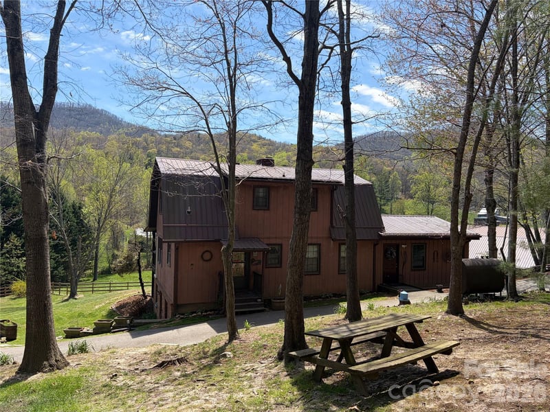 366 Dix Creek #2 Rd, Leicester, NC 28748