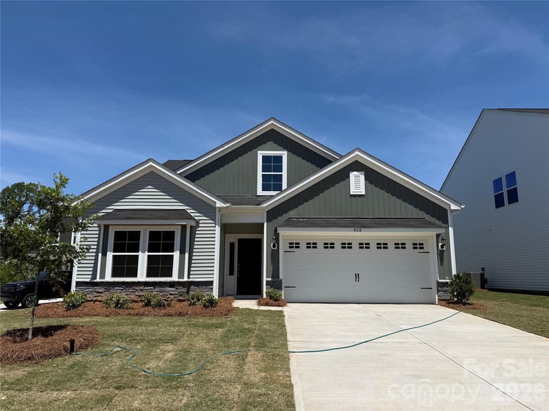 928 Leyna Ct, Newton, NC 28658