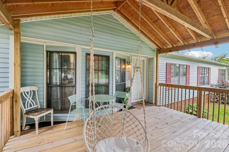 122 Main St, New London, NC 28127