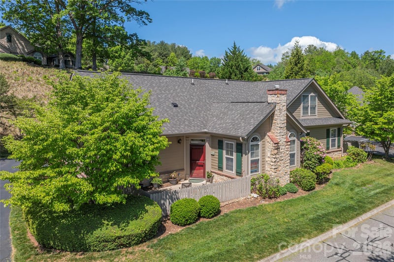 122 Outlook Cir, Swannanoa, NC 28778