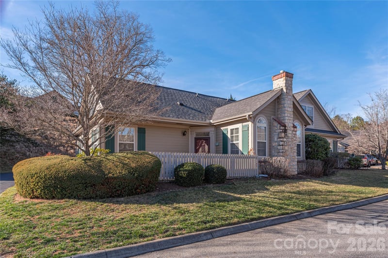 122 Outlook Cir, Swannanoa, NC 28778