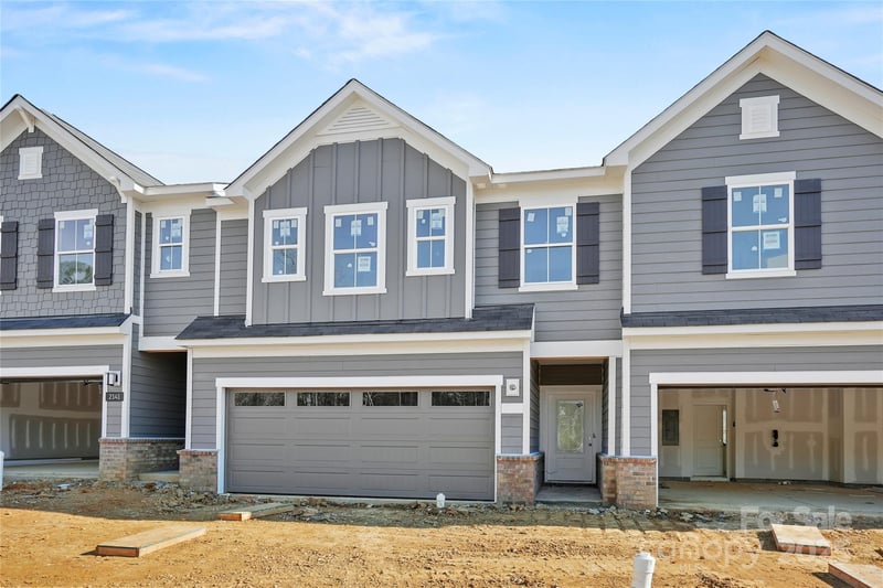 2145 Bayou Trace Dr, Charlotte, NC 28262