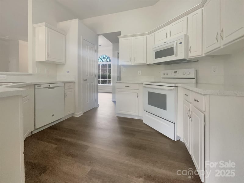 121 Shining Armor Ct, Mooresville, NC 28117