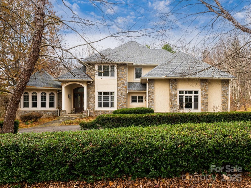 10 Walnut Ln, Fletcher, NC 28732