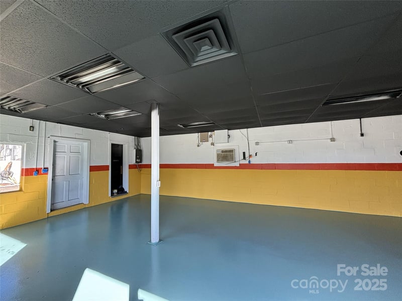 2891 Pisgah Dr, Canton, NC 28716
