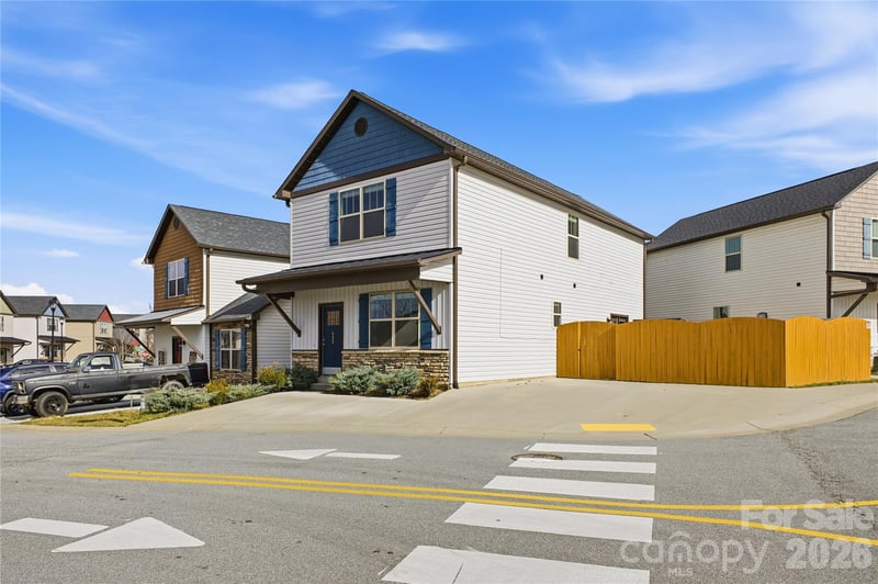 600 Cardwell Ln, Fletcher, NC 28732