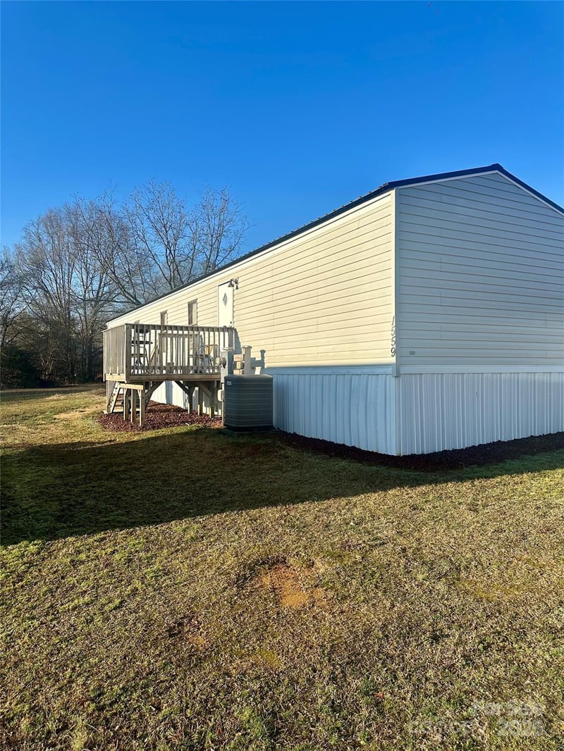 1557 Autumn Ln, Lincolnton, NC 28092