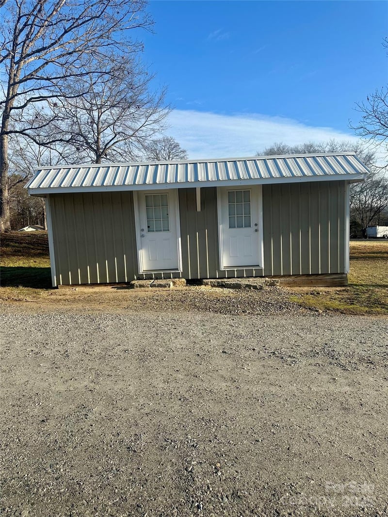 1557 Autumn Ln, Lincolnton, NC 28092