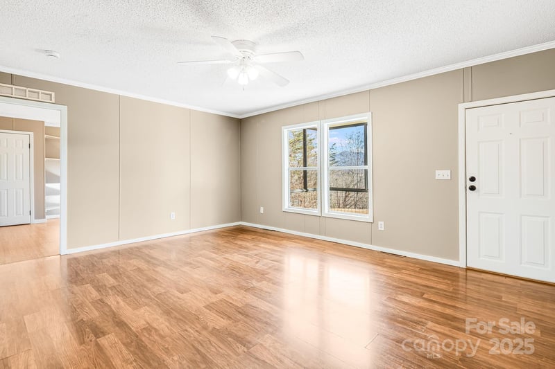 15 Cyrus Ln, Weaverville, NC 28787