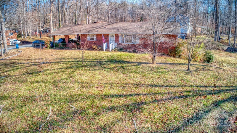 195 Claybon Dr, Advance, NC 27006