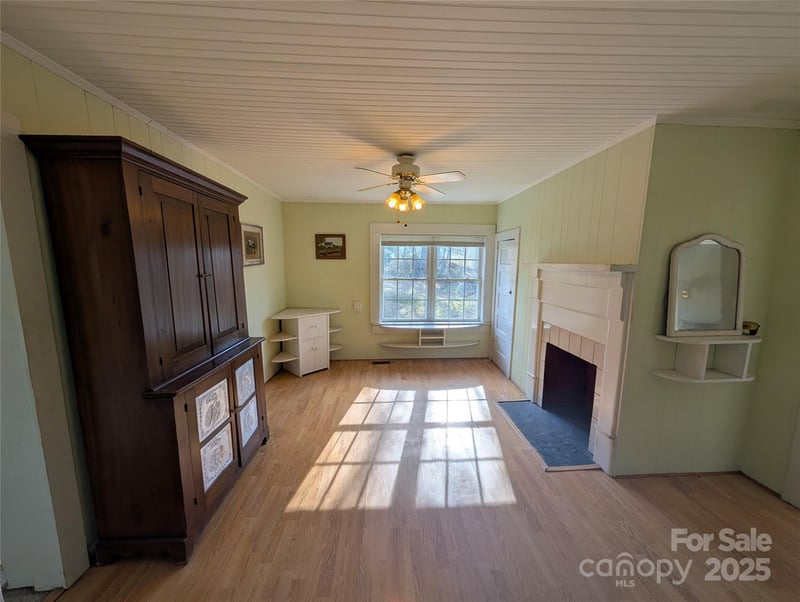2507 Norwood St, Lenoir, NC 28645