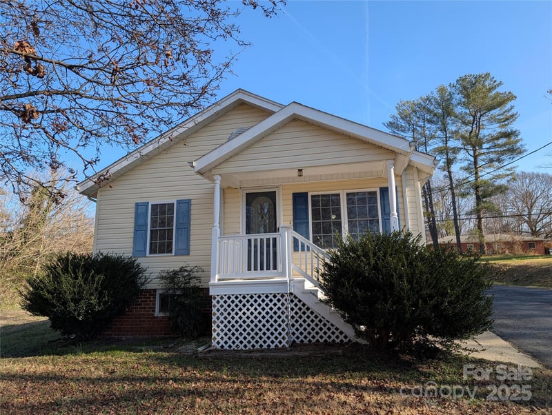 2507 Norwood St, Lenoir, NC 28645