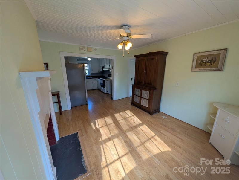 2507 Norwood St, Lenoir, NC 28645