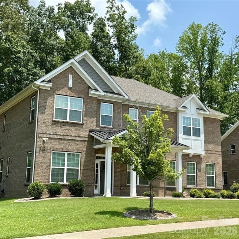 2044 Sweet William Dr, Harrisburg, NC 28075