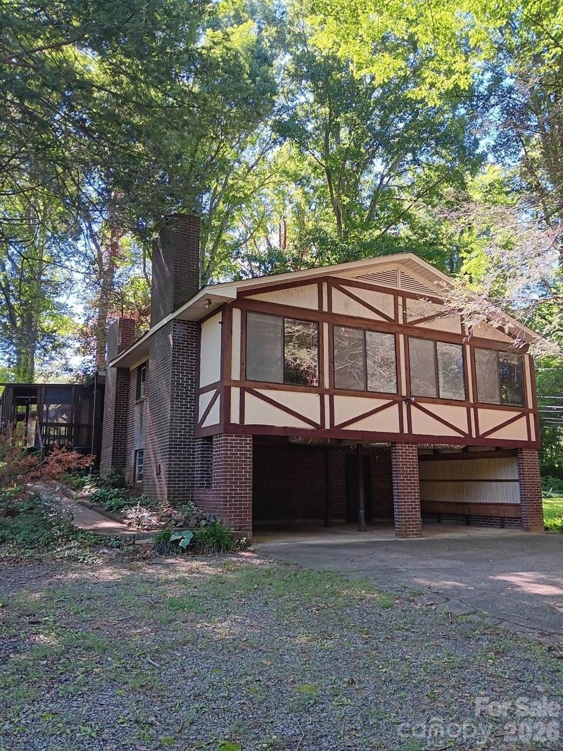 101 Sherry Dr, Stanley, NC 28164