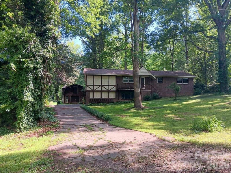 101 Sherry Dr, Stanley, NC 28164