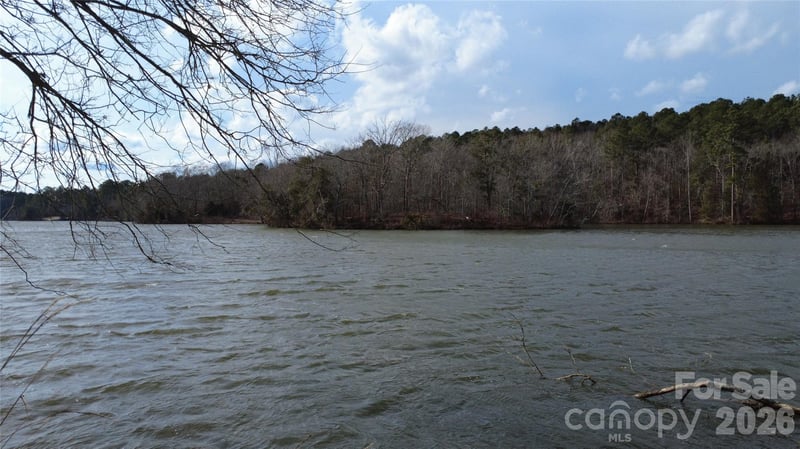 3111 Catawba Rd, Great Falls, SC 29055