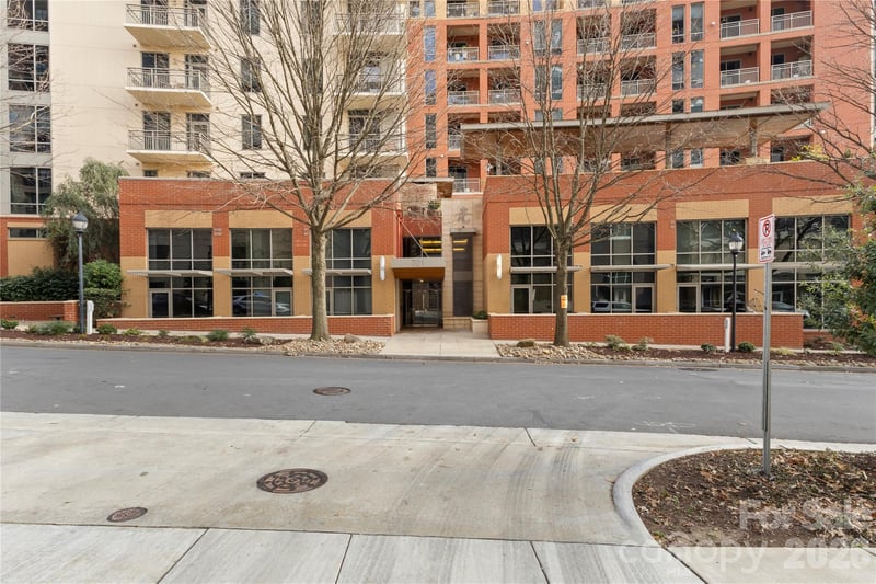 701 Royal Ct #603, Charlotte, NC 28202