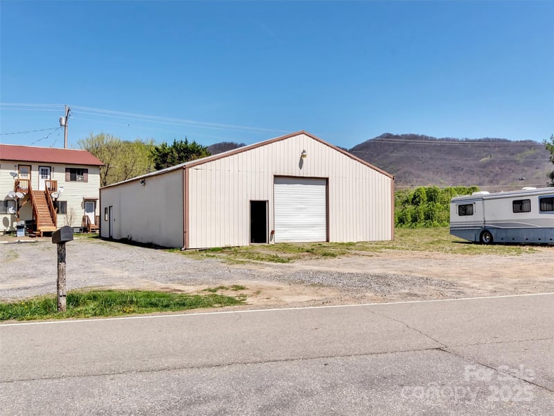 29 Asbury Rd, Waynesville, NC 28785