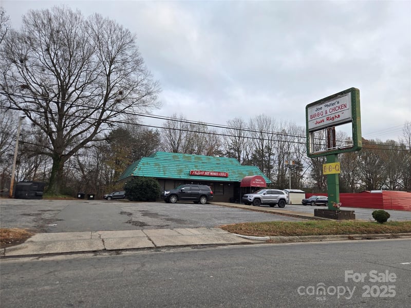 1023 Shelton Ave, Statesville, NC 28677