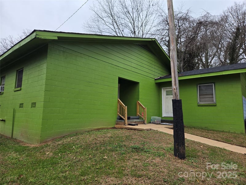 620 Hackett St, Statesville, NC 28677