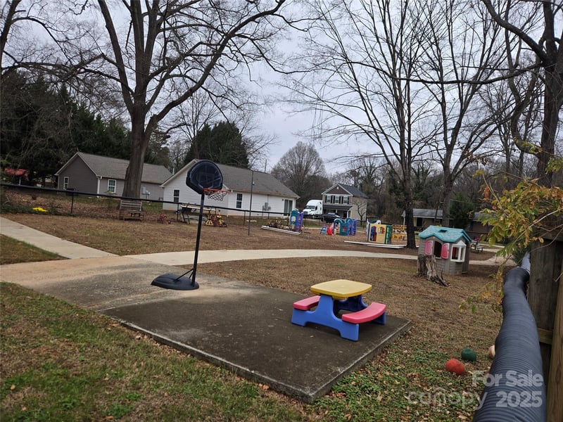 620 Hackett St, Statesville, NC 28677