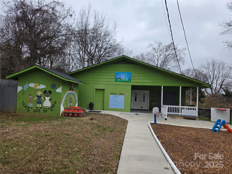 620 Hackett St, Statesville, NC 28677