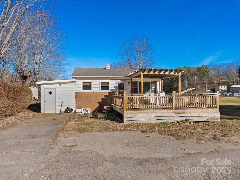 36 Lambert Ln, Canton, NC 28716